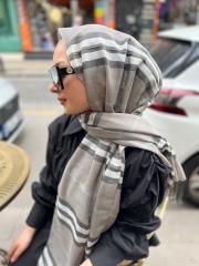 burberry püsküllü şal gri